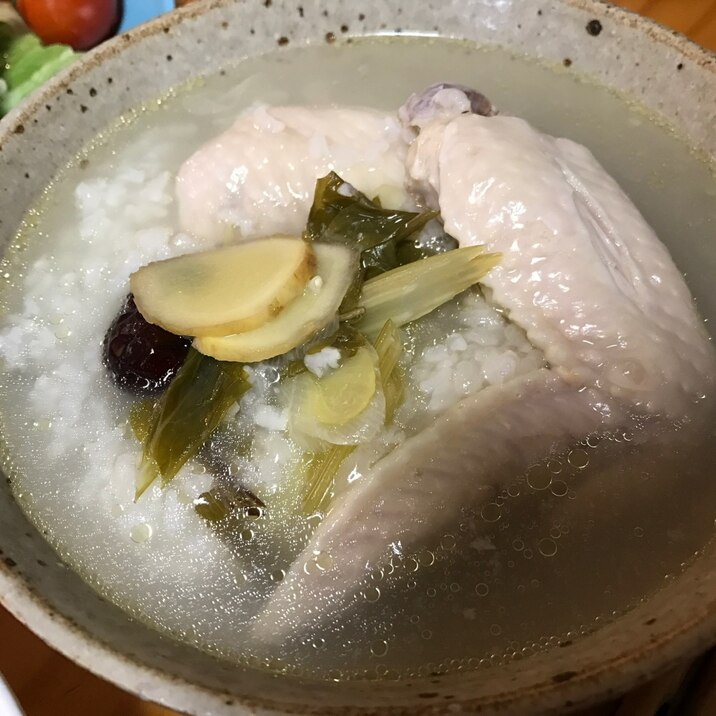 薬膳スープの参鶏湯